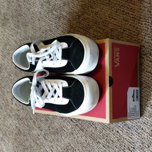 Vans Bold Ni men's 7 women's 8.5